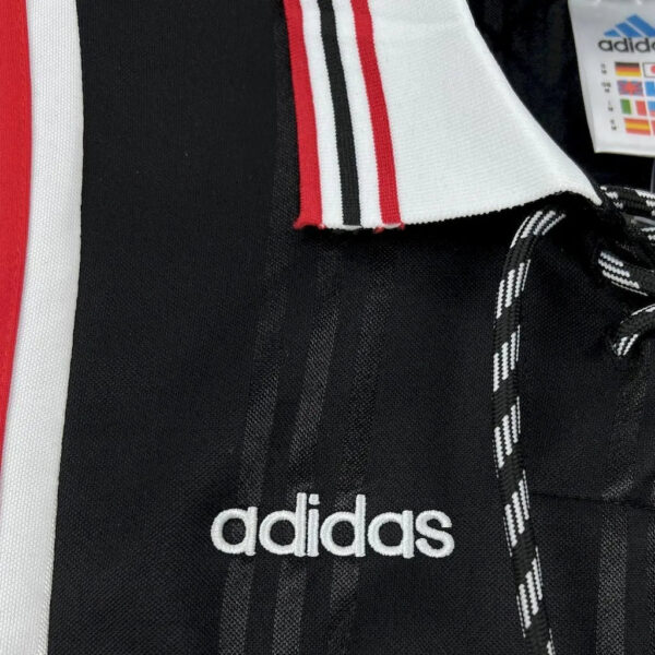 Benfica Away Kit Retro 97-98 - Image 4