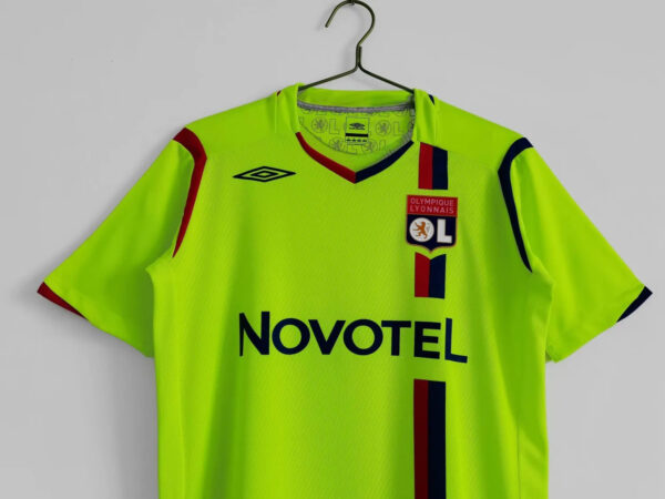 Lyon Away Kit Retro 08-09 - Image 2