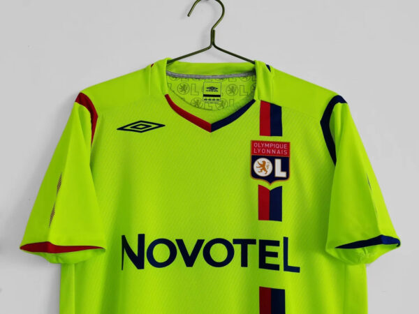 Lyon Away Kit Retro 08-09 - Image 3