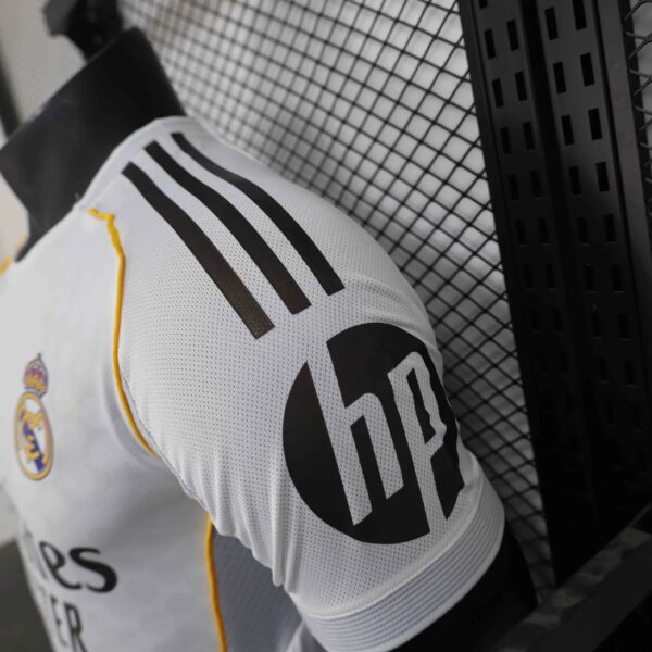 25-26 Real Madrid Home Kit - Image 5