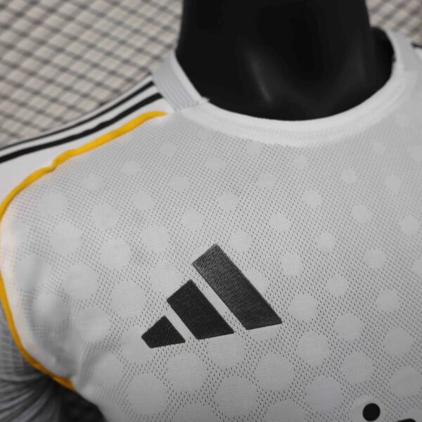 25-26 Real Madrid Home Kit - Image 2