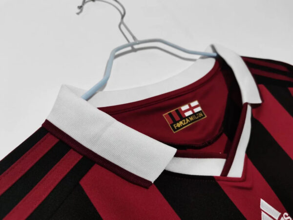 AC Milan Home Kit Retro 09-10 - Image 6